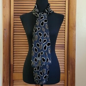 NWT Avenue Vintage Sheer Scarf